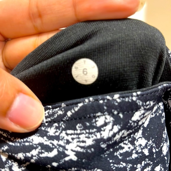 Lululemon Leggings - Picture 5 of 5